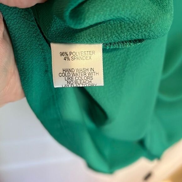 New Gibson Faux Wrap Blouse with tie Green Christmas green - Picture 5 of 5